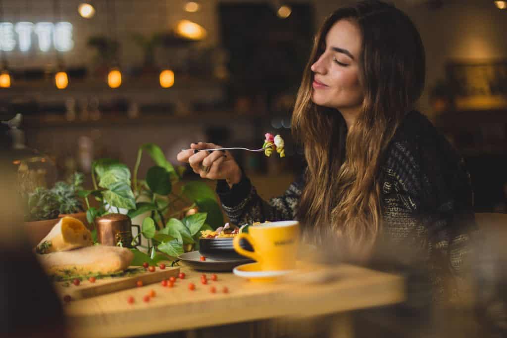 Here’s How to Eat to Heal Your Hormones