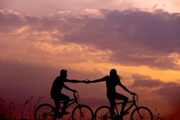 5 Ways Hormonal Birth Control Disrupts Dating